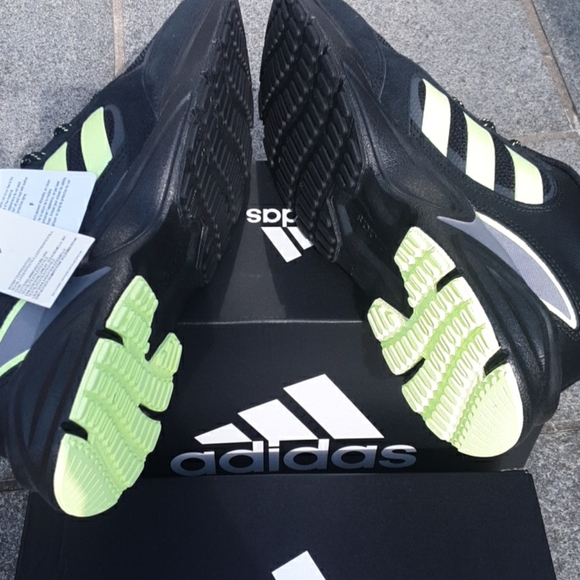 Adidas - Picture 6 of 8